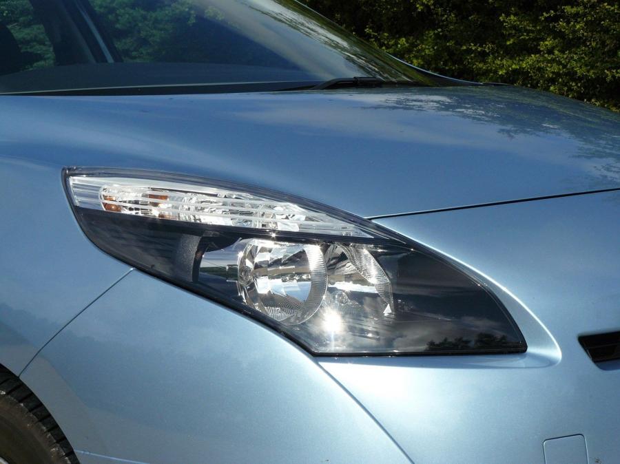 Детали экстерьера Renault Grand Scenic (JZ) 2009 года  (UK) (фото 20 из 35)